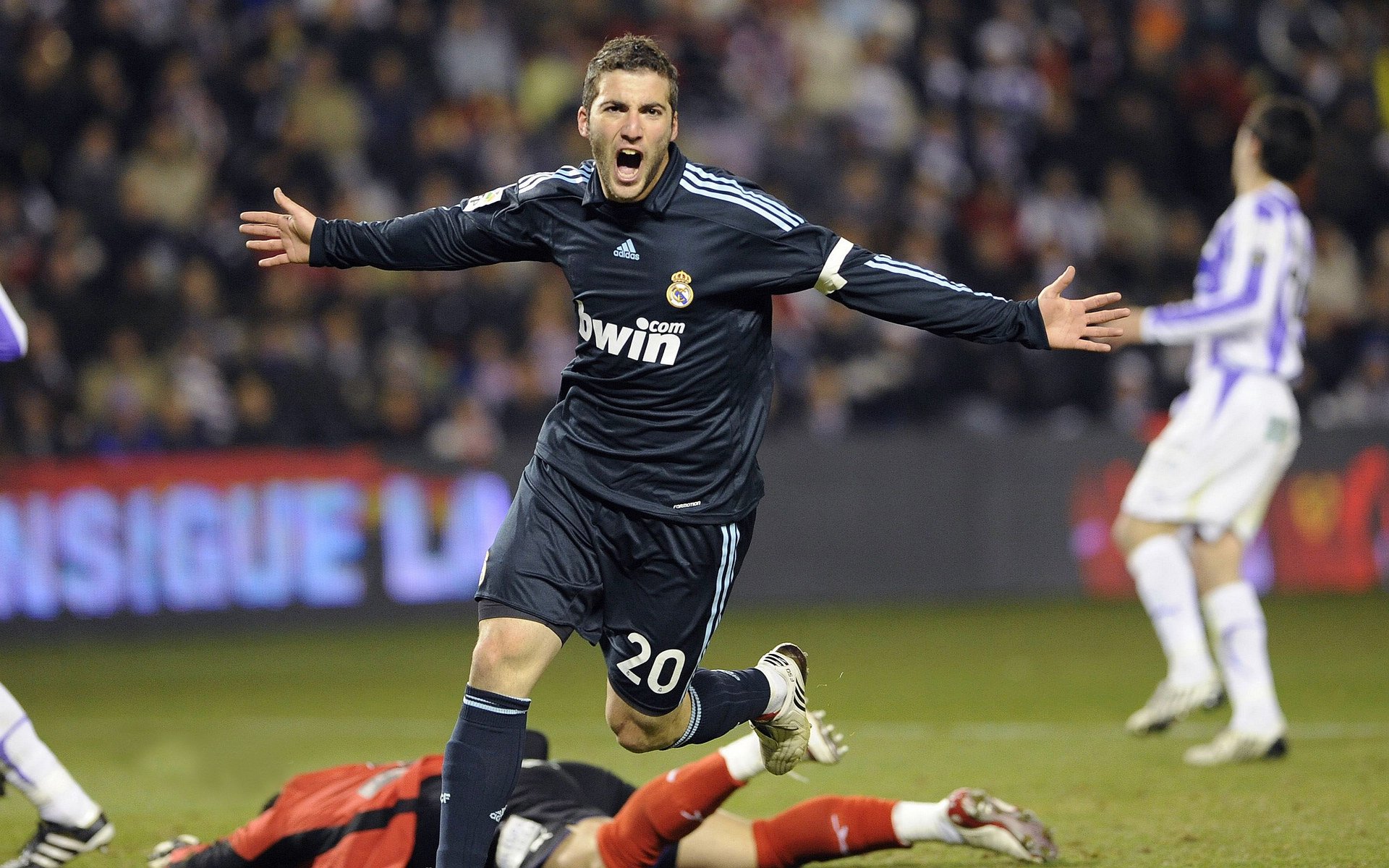 田径世界纪录被打破,新星横空出世,田径各大世界纪录