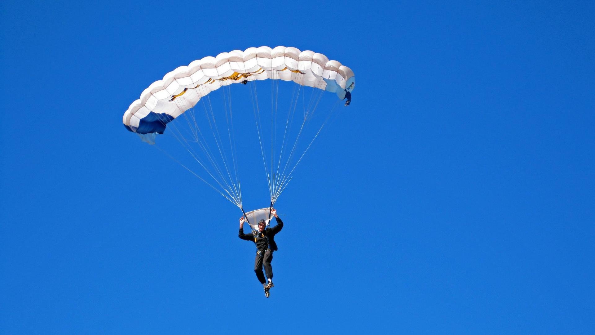 雷霆举办“篮球科技创新论坛”,聚焦未来发展,专业篮球论坛