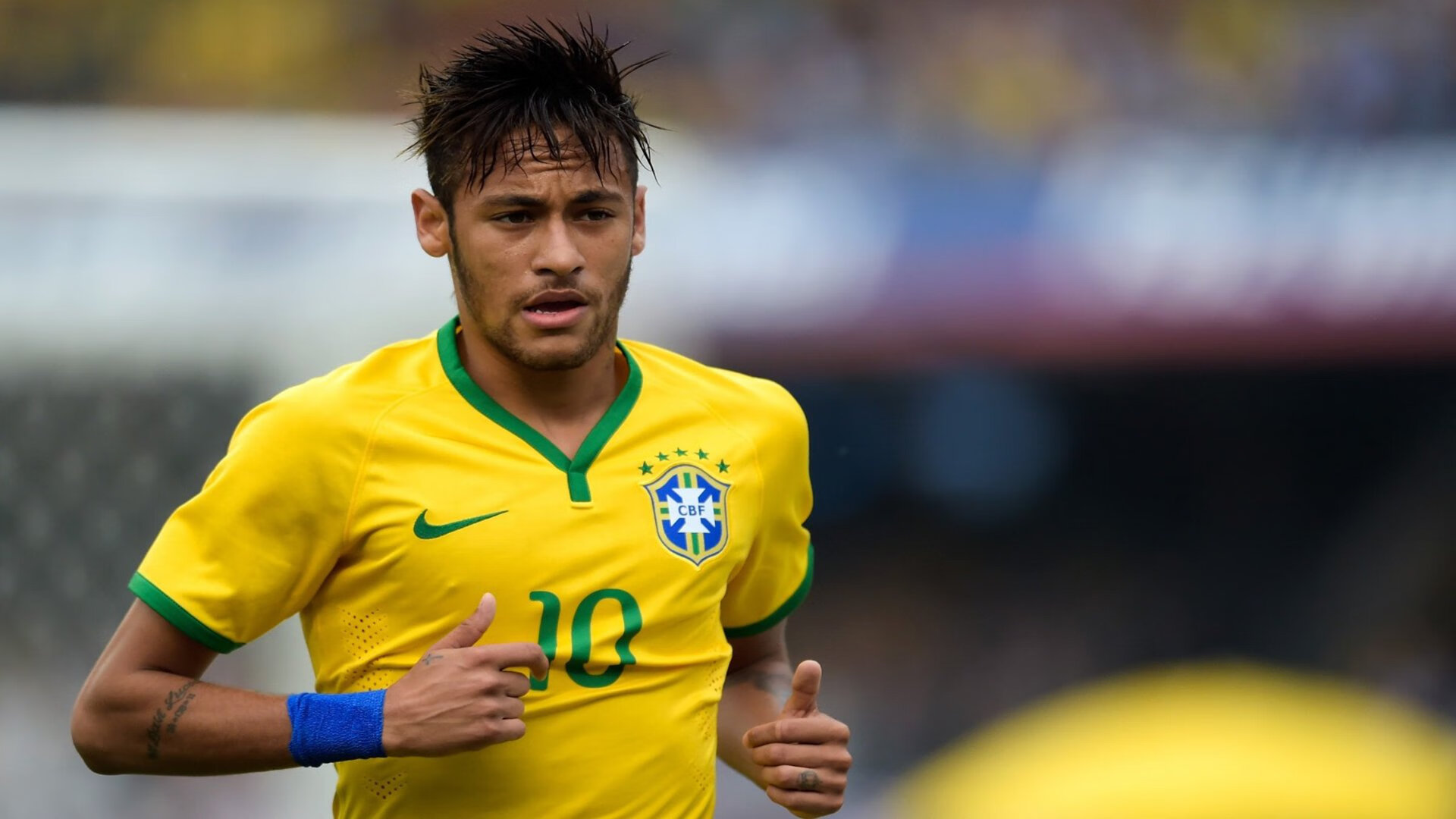 图穆亚在比赛中的全能表现,成为袋鼠队不可或缺的核心,穆拉德忠·图伊奇耶夫